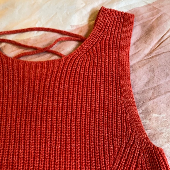 Gap red cotton sweater tank - Picture 2 of 5